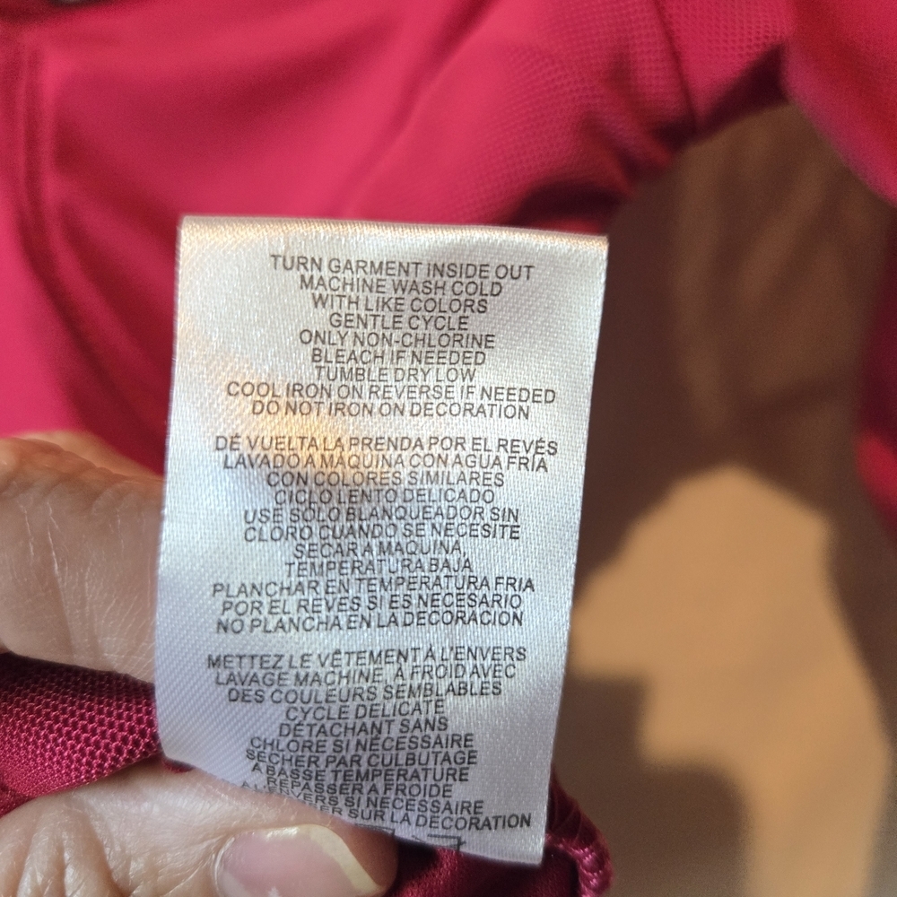 Almost Famous Raspberry Ruched Long Sleeve Crop Blouse Size Medium - Picture 6 of 7